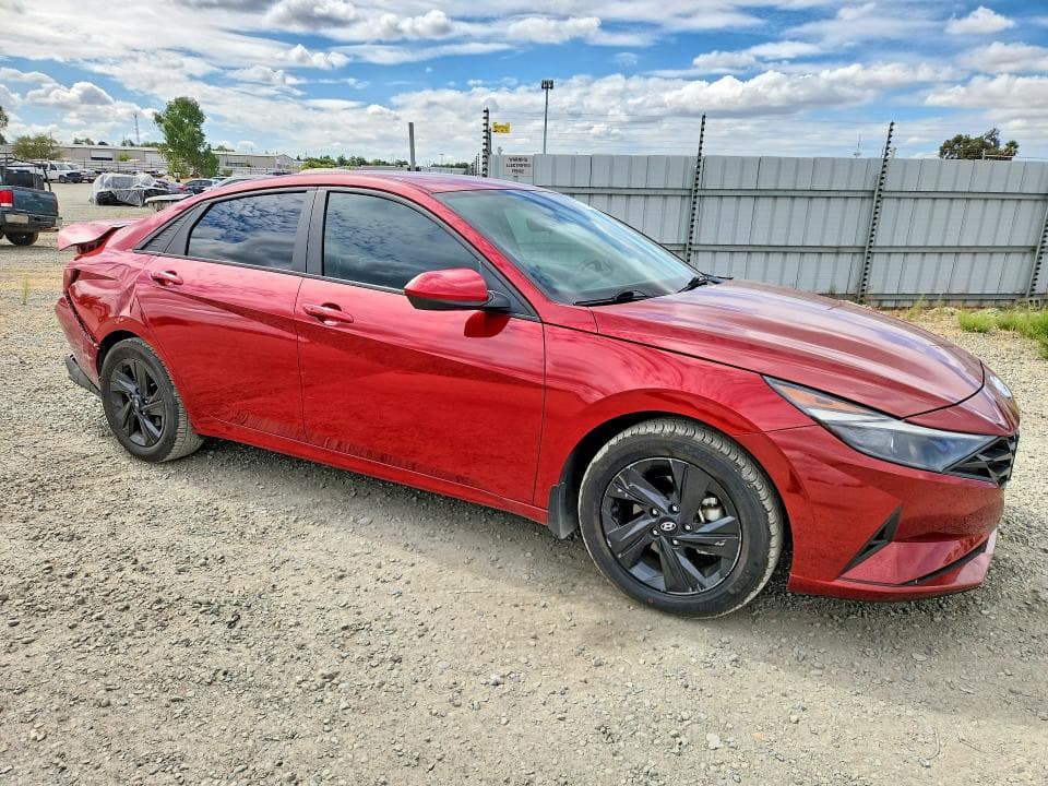 2022 HYUNDAI ELANTRA SEL 4