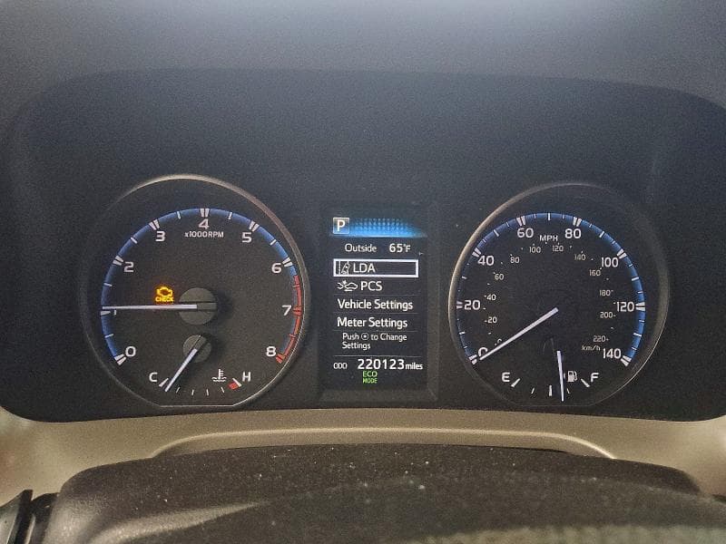 2018 TOYOTA RAV4 LE 9