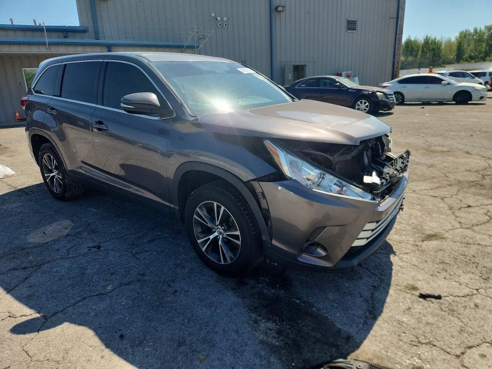 2019 TOYOTA HIGHLANDER LE 4