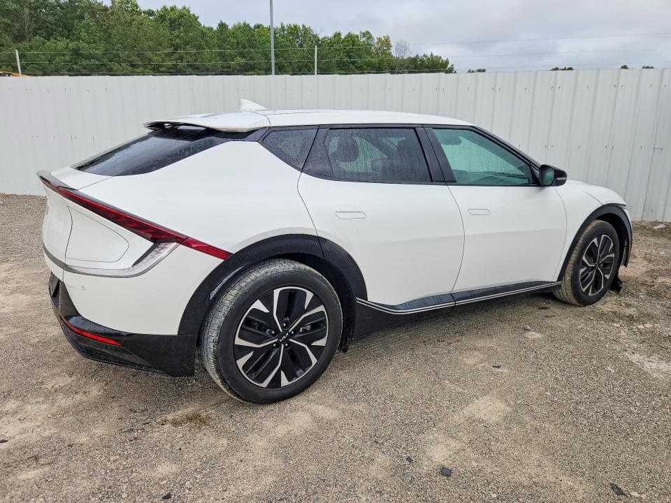 2023 KIA EV6 WIND 3
