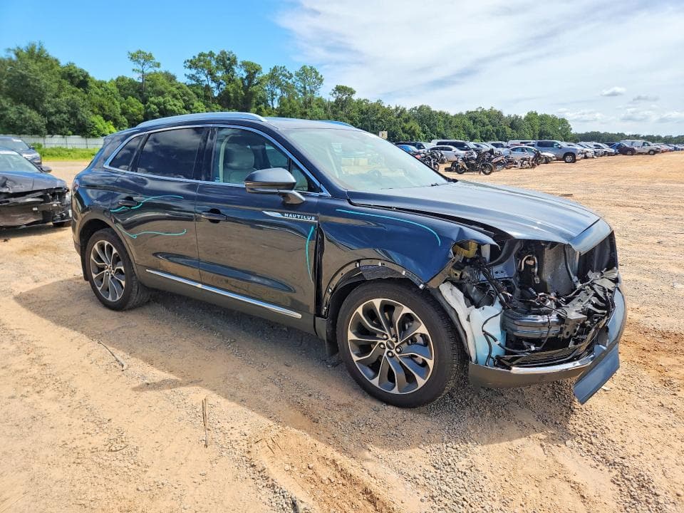 2023 LINCOLN NAUTILUS RESERVE 4