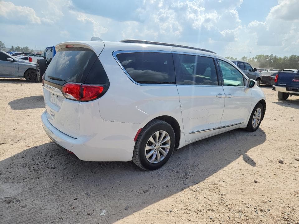 2017 CHRYSLER PACIFICA TOURING L 3