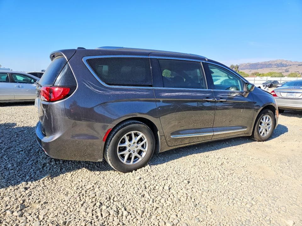 2020 CHRYSLER PACIFICA TOURING L 3