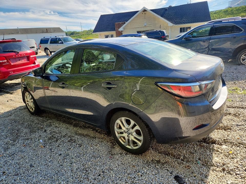 2017 TOYOTA YARIS IA BASE 2