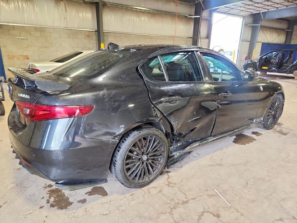 2017 ALFA ROMEO GIULIA TI Q4 3