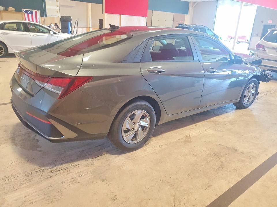 2026 HYUNDAI ELANTRA SE 3