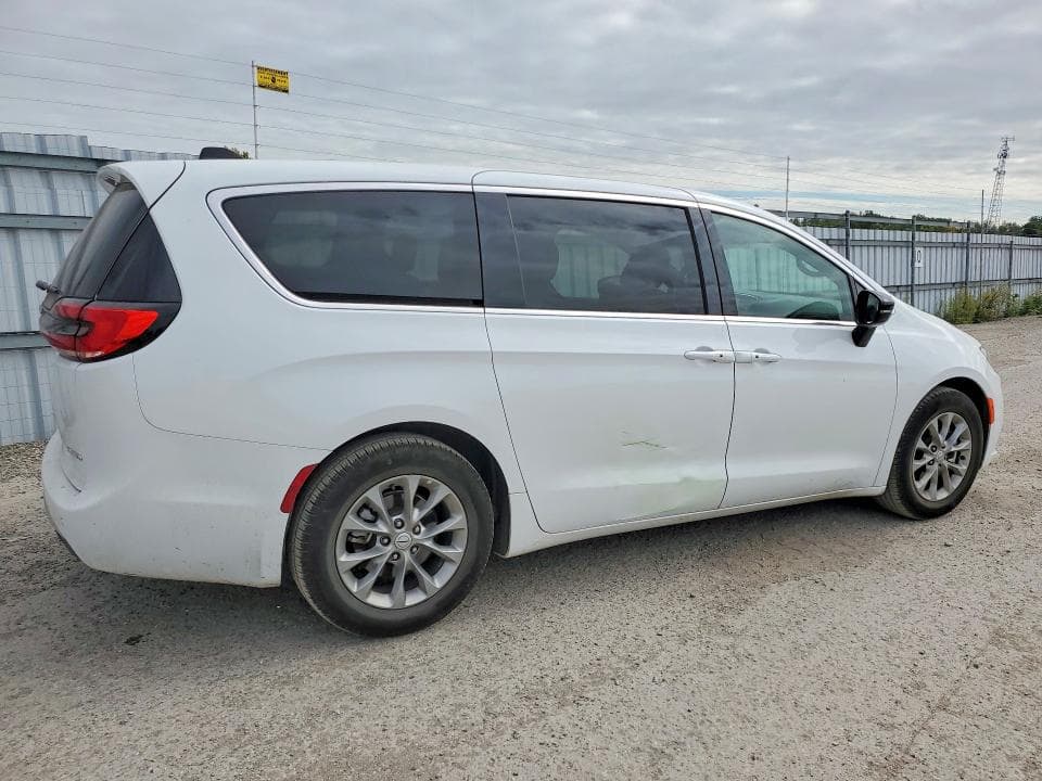 2026 CHRYSLER PACIFICA LIMITED 3