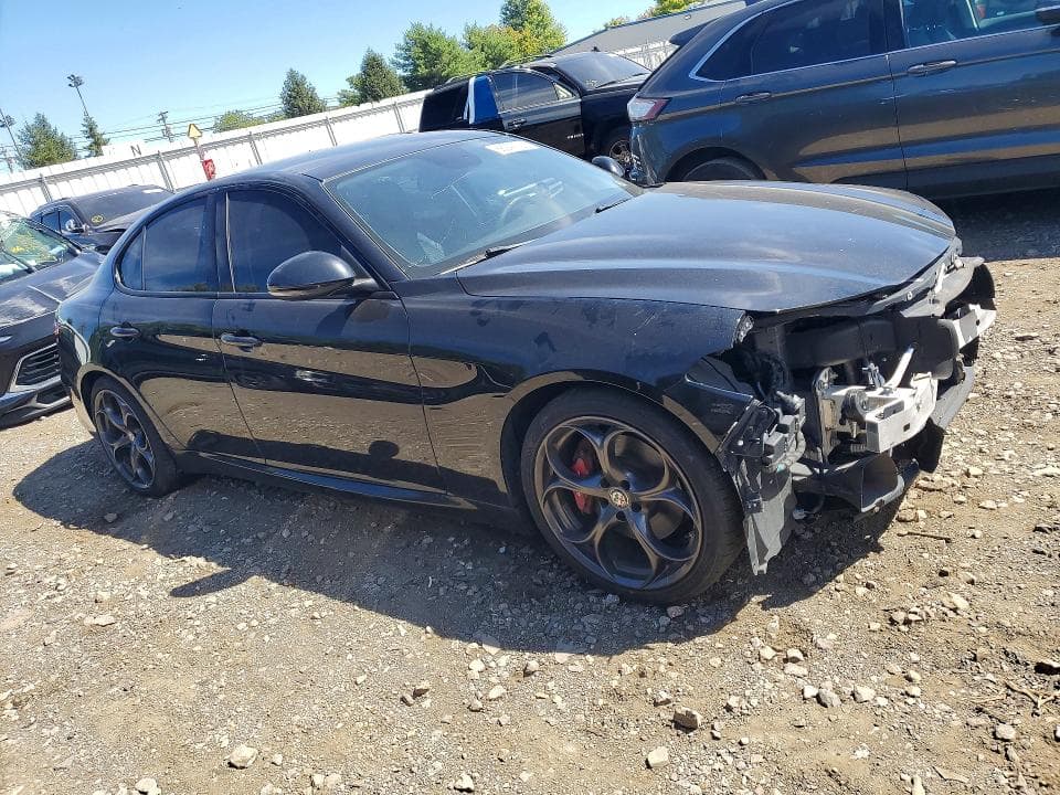 2018 ALFA ROMEO GIULIA TI 4