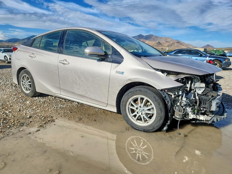 2017 TOYOTA PRIUS PRIME PREMIUM 4