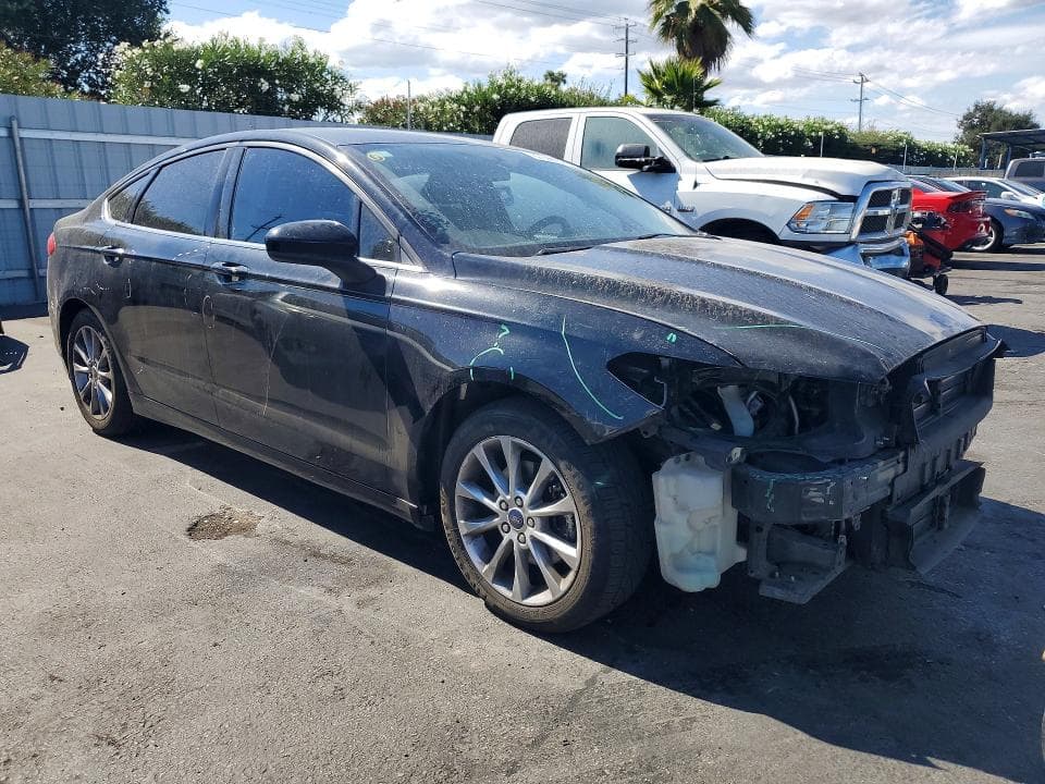 2017 FORD FUSION SE 4