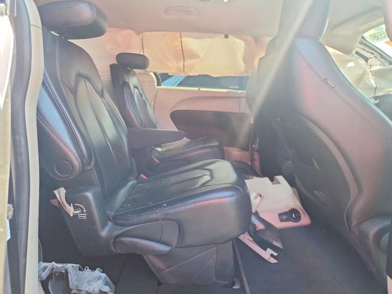 2022 CHRYSLER PACIFICA TOURING L 11