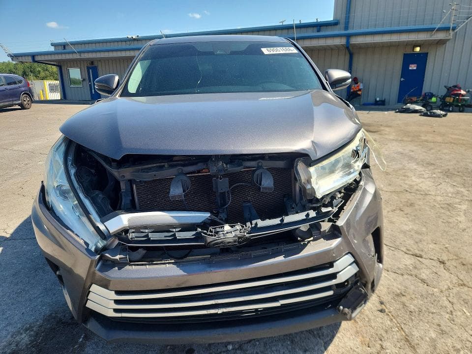 2019 TOYOTA HIGHLANDER LE 5