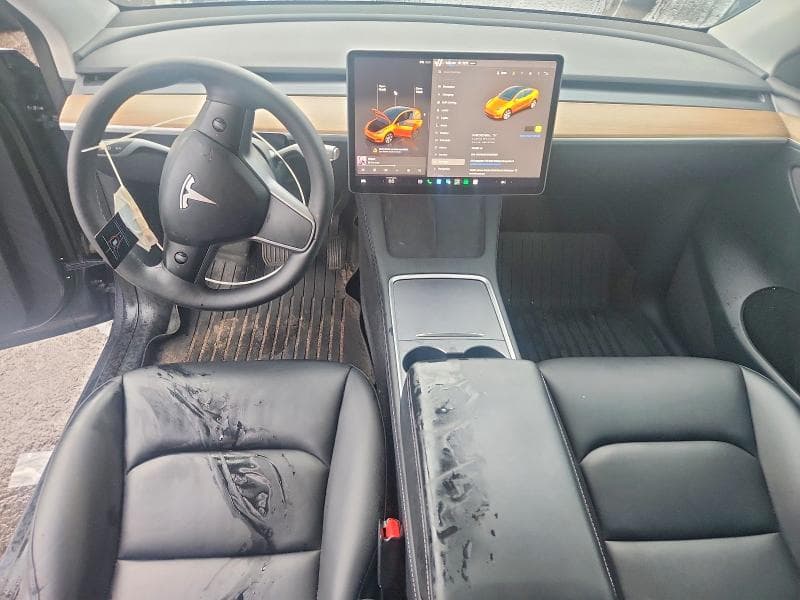 2023 TESLA MODEL Y 8