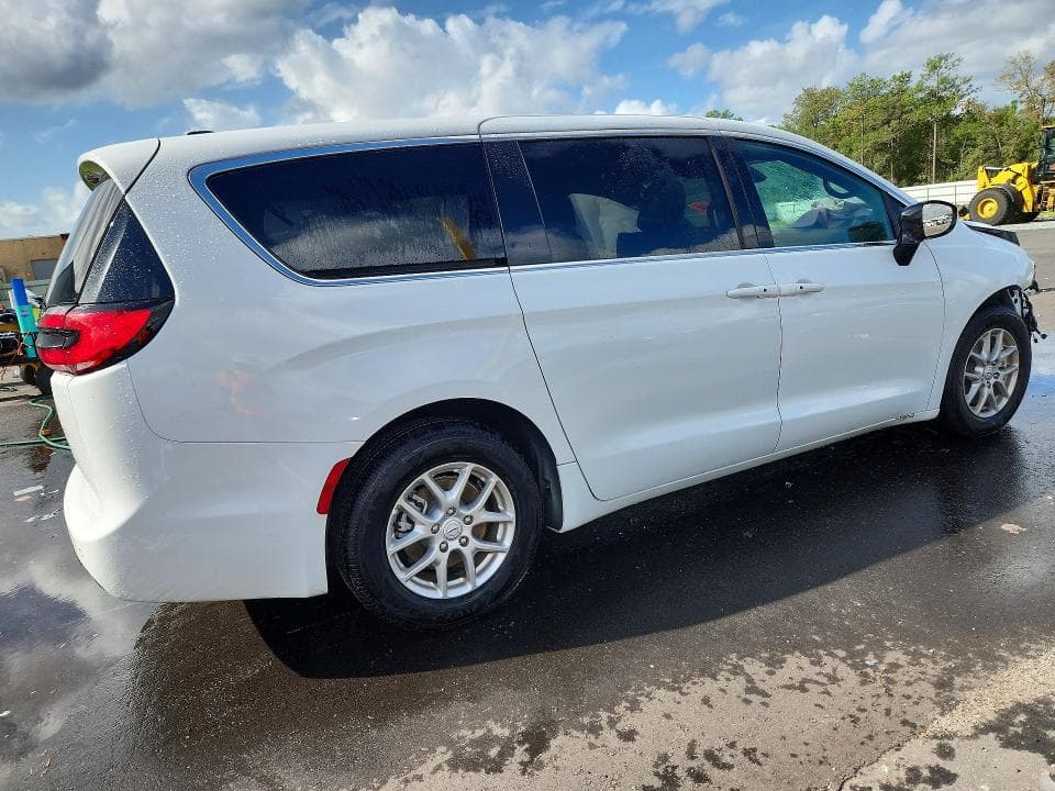 2026 CHRYSLER PACIFICA SELECT 3