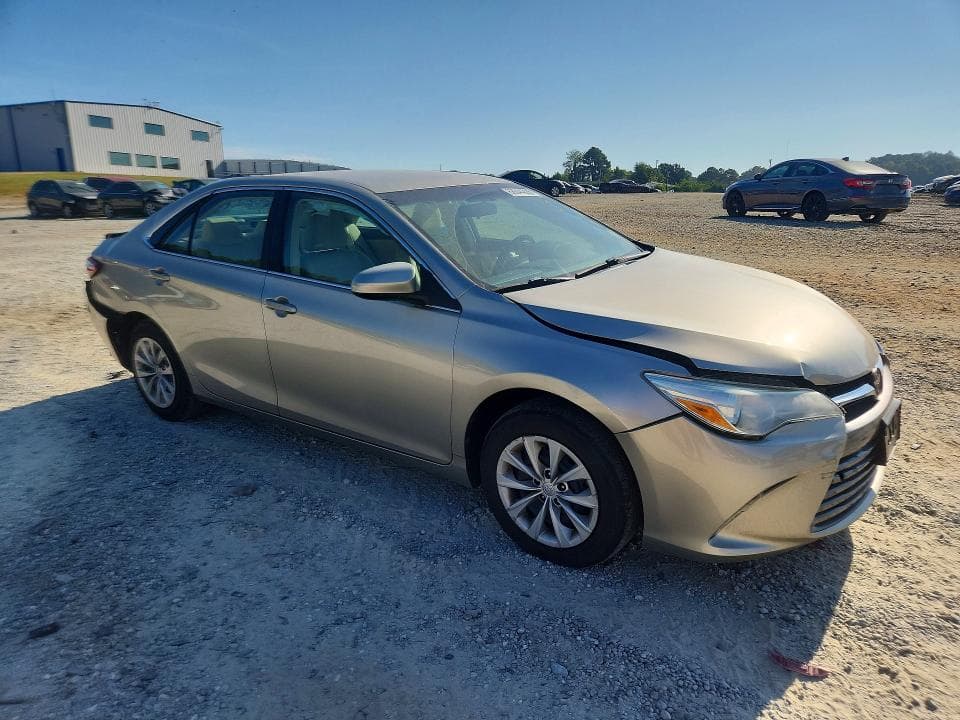 2017 TOYOTA CAMRY LE 4