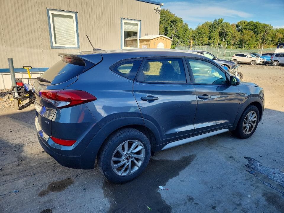 2017 HYUNDAI TUCSON SE 3
