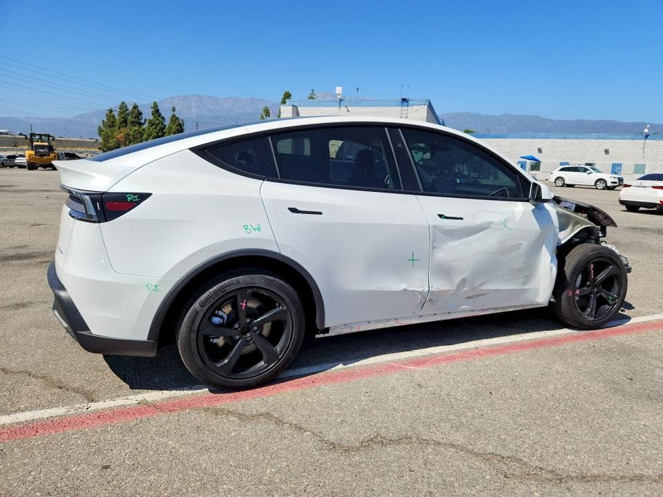 2026 TESLA MODEL Y 3