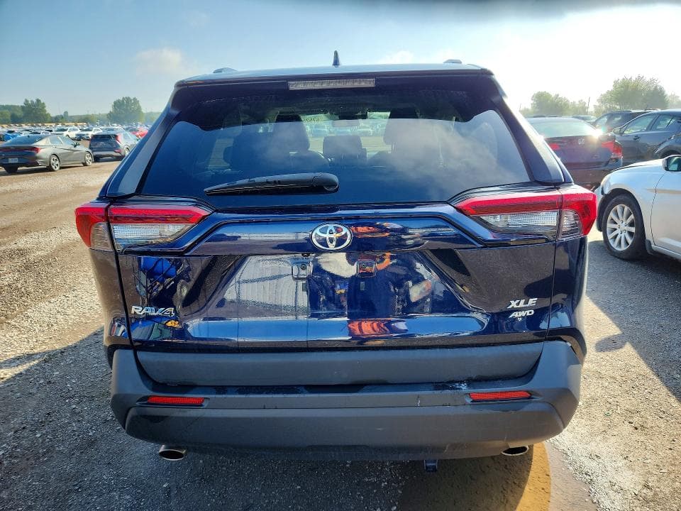 2019 TOYOTA RAV4 XLE 6