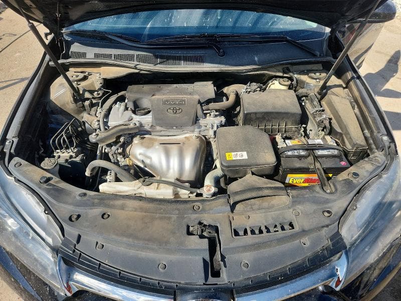 2017 TOYOTA CAMRY SE 11