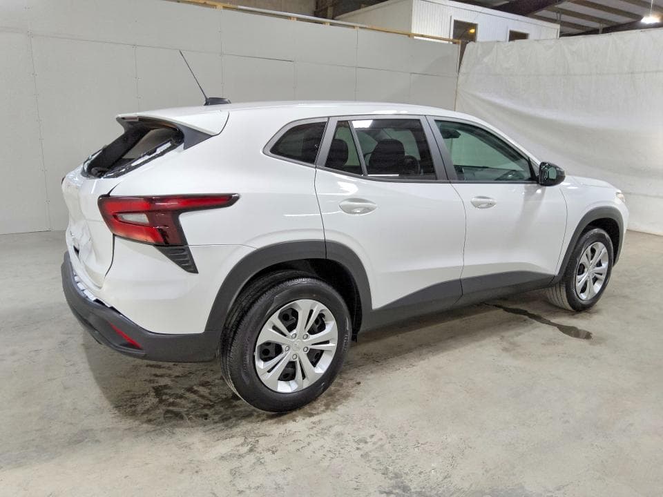2026 CHEVROLET TRAX LS 3