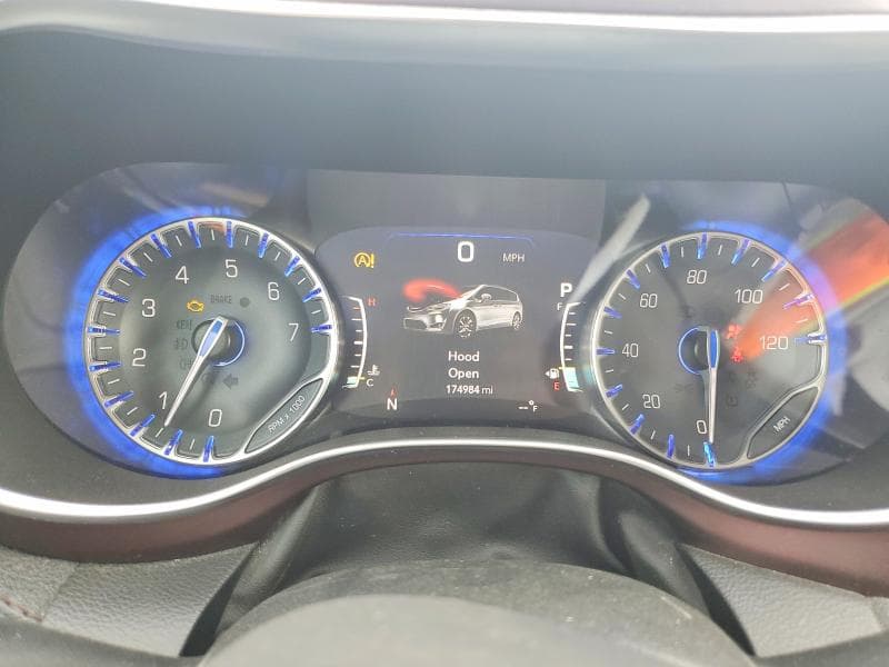 2017 CHRYSLER PACIFICA LIMITED 9