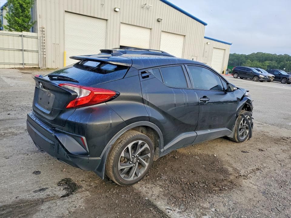 2019 TOYOTA C-HR LE 3