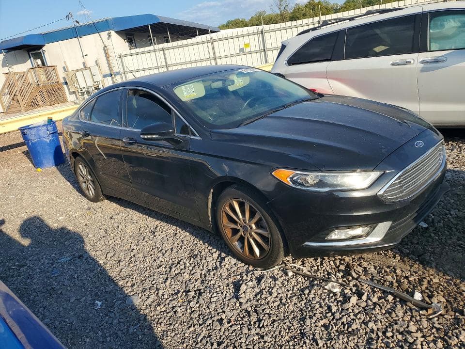 2017 FORD FUSION SE 4