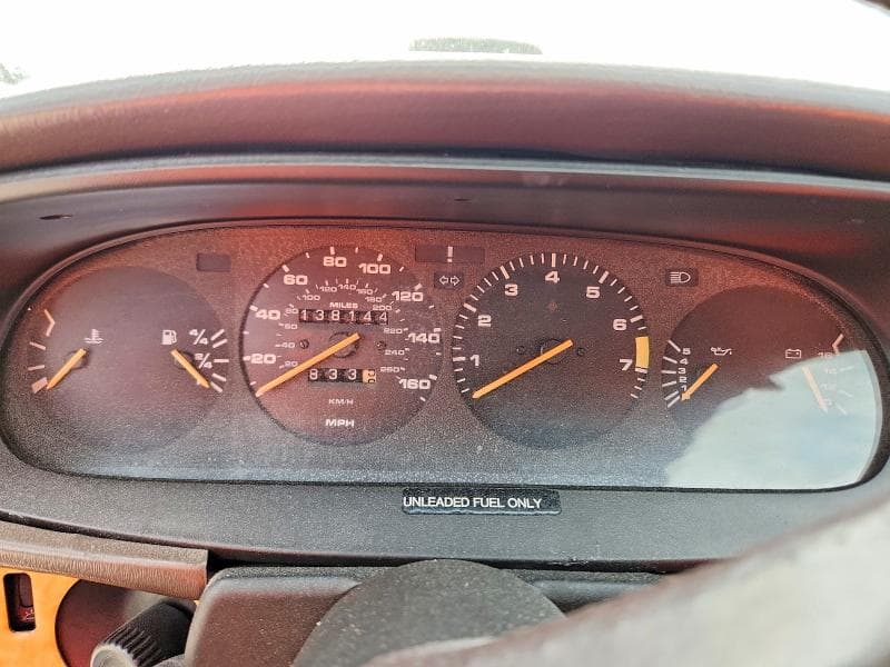 1985 PORSCHE 944 9