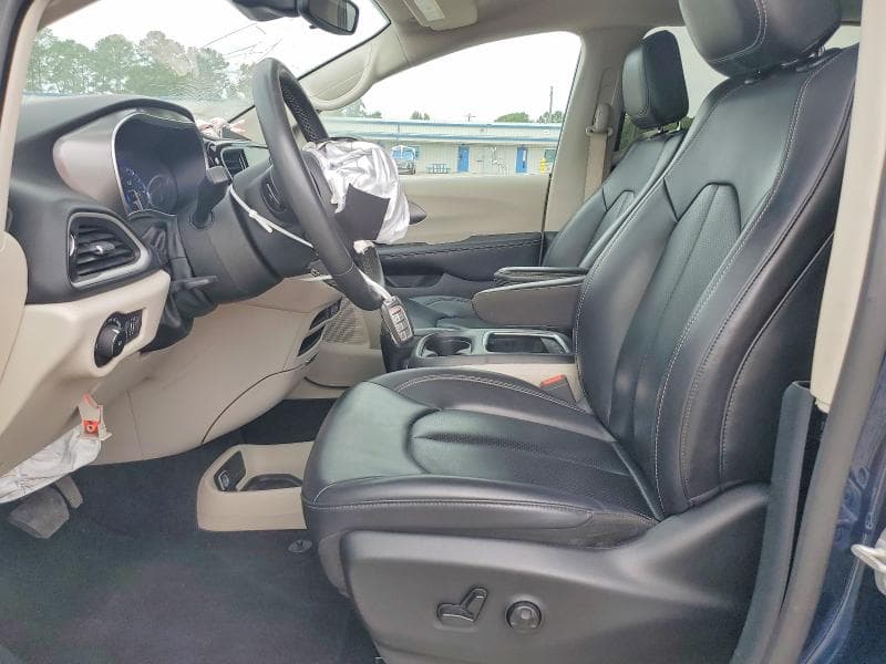 2023 CHRYSLER PACIFICA TOURING L 7