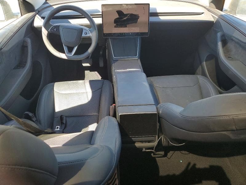 2026 TESLA MODEL Y 8