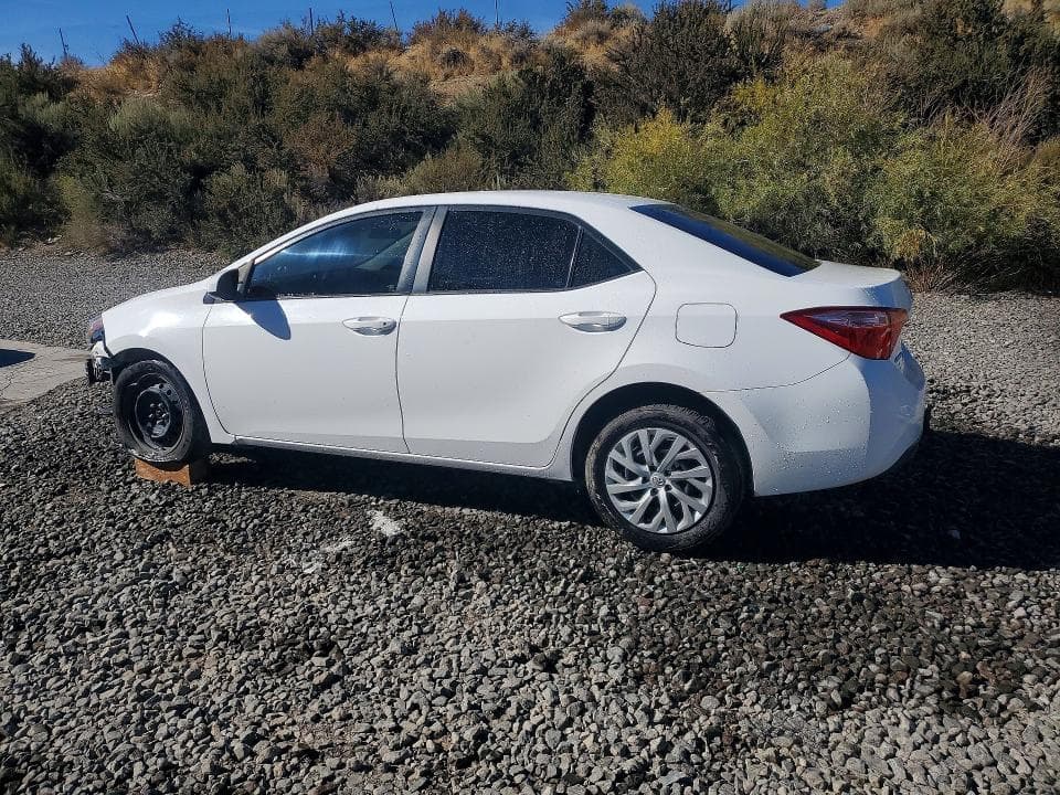 2017 TOYOTA COROLLA LE 2