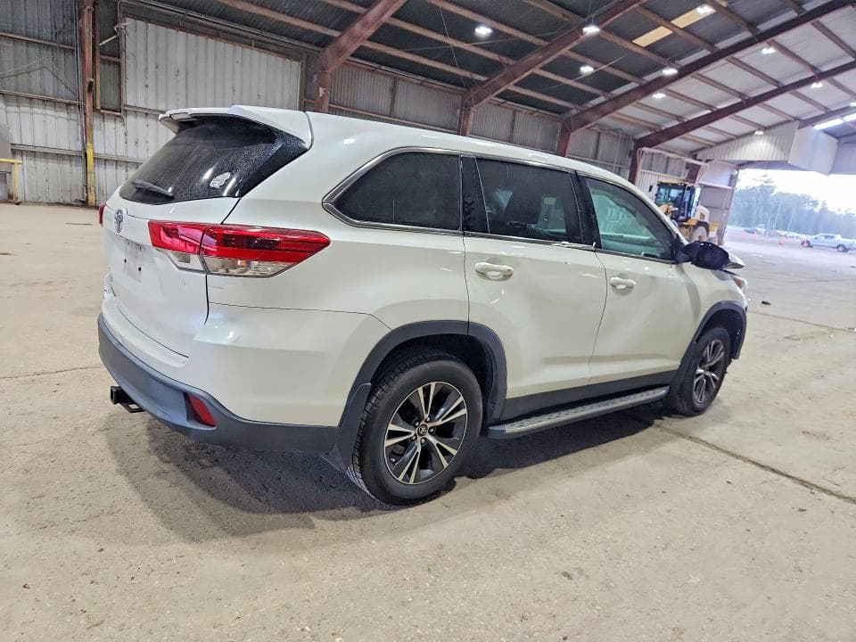 2019 TOYOTA HIGHLANDER LE 3