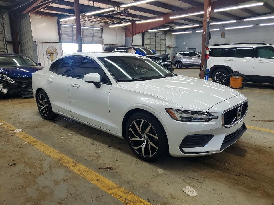 2020 VOLVO S60 T5 MOMENTUM 4