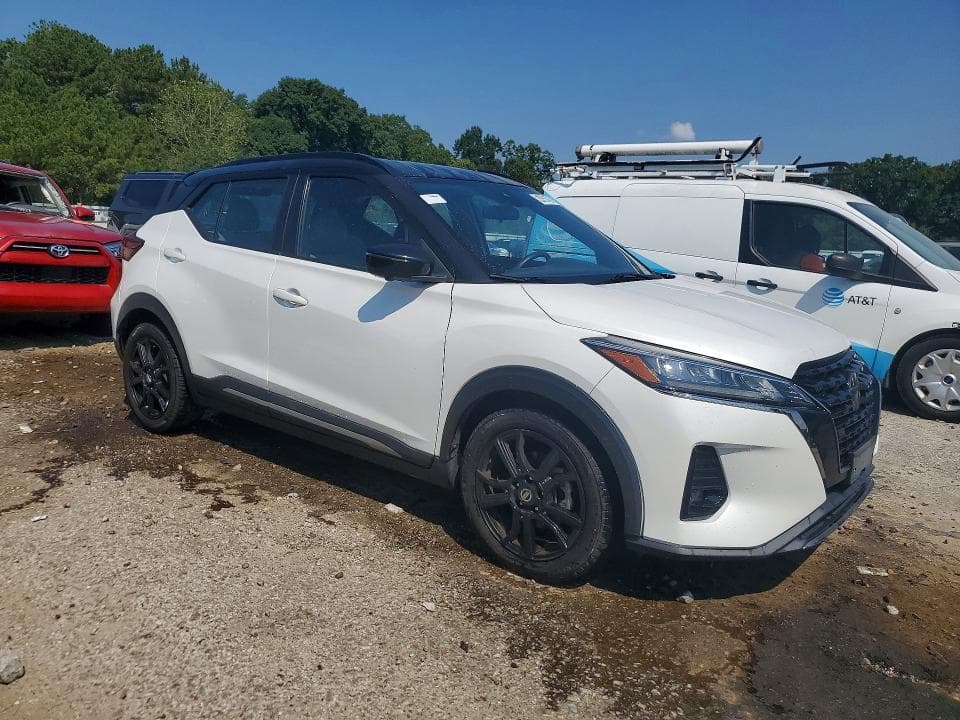 2021 NISSAN KICKS SR 4
