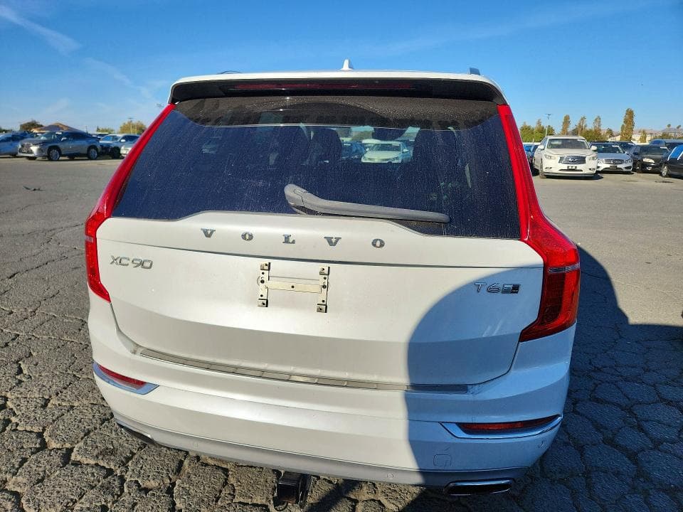 2018 VOLVO XC90 T6 6