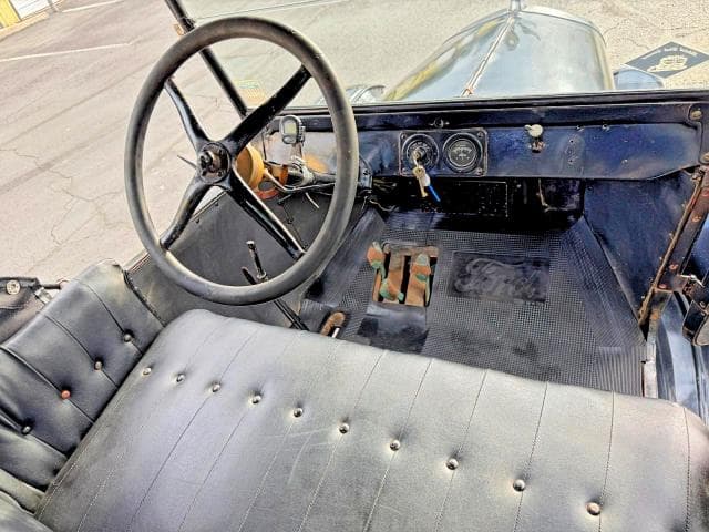 1924 FORD MODEL T 9