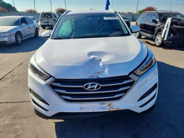 2017 HYUNDAI TUCSON SE 5