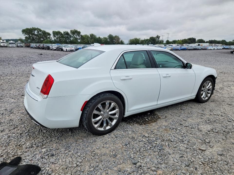 2017 CHRYSLER 300 LIMITED 3