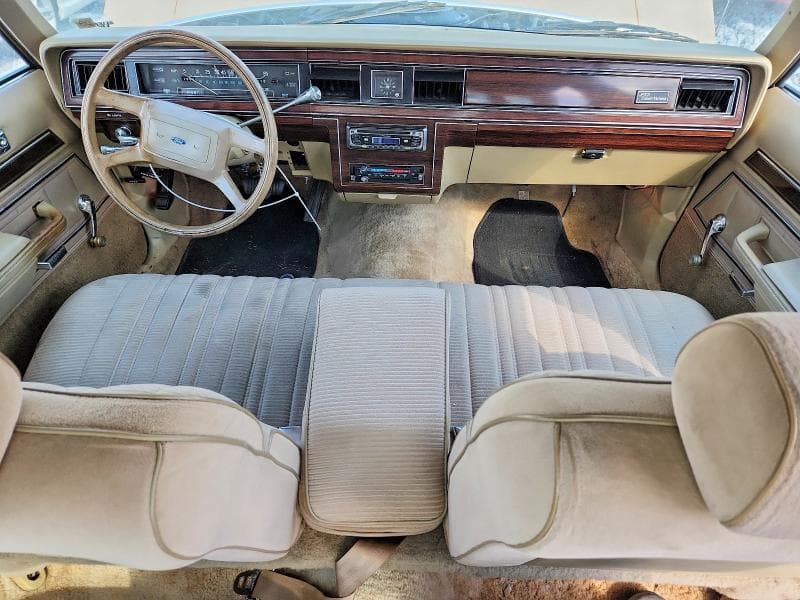 1985 FORD LTD CROWN VICTORIA 8