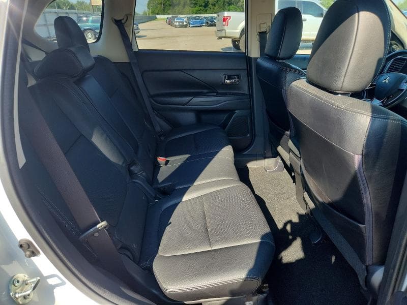 2017 MITSUBISHI OUTLANDER SE 11