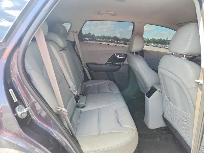 2019 KIA NIRO EX 10