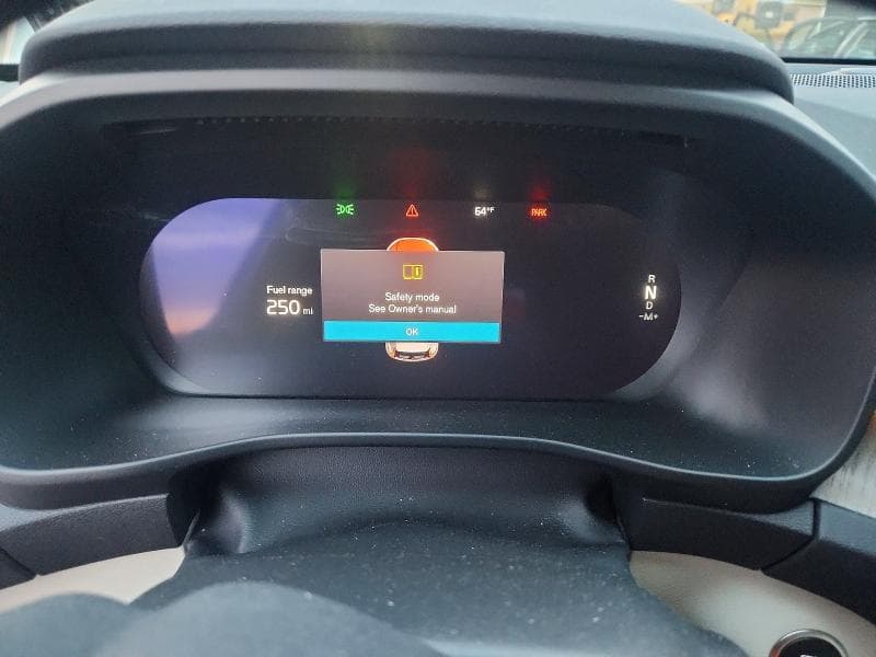 2024 VOLVO XC40 ULTIMATE 9
