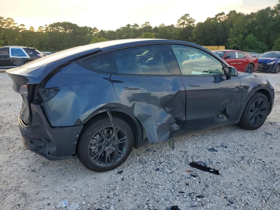 2025 TESLA MODEL Y 3