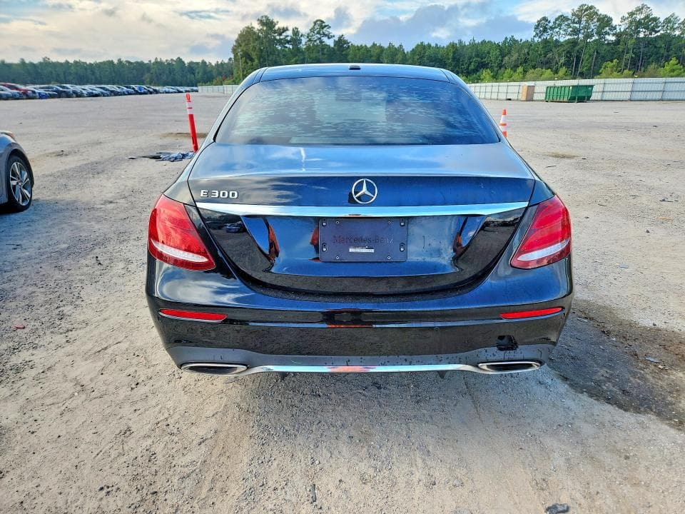 2017 MERCEDES-BENZ E 300 6