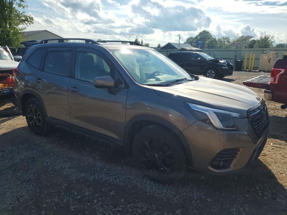 2023 SUBARU FORESTER LIMITED 4