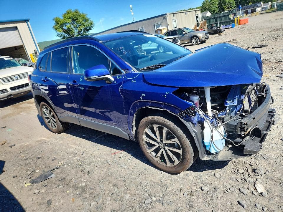 2022 TOYOTA COROLLA CROSS XLE 4