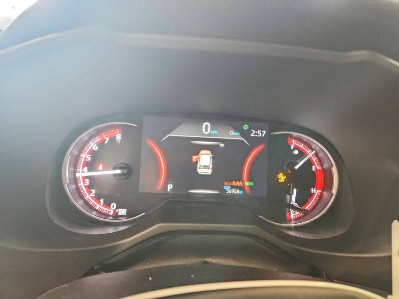 2024 TOYOTA RAV4 XLE 9
