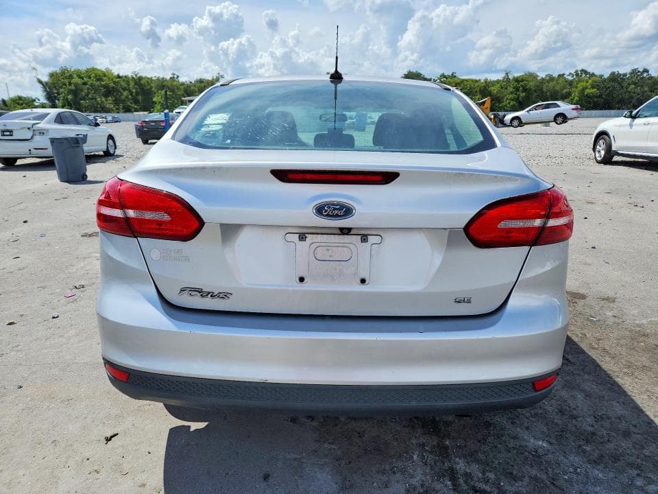 2017 FORD FOCUS SE 6