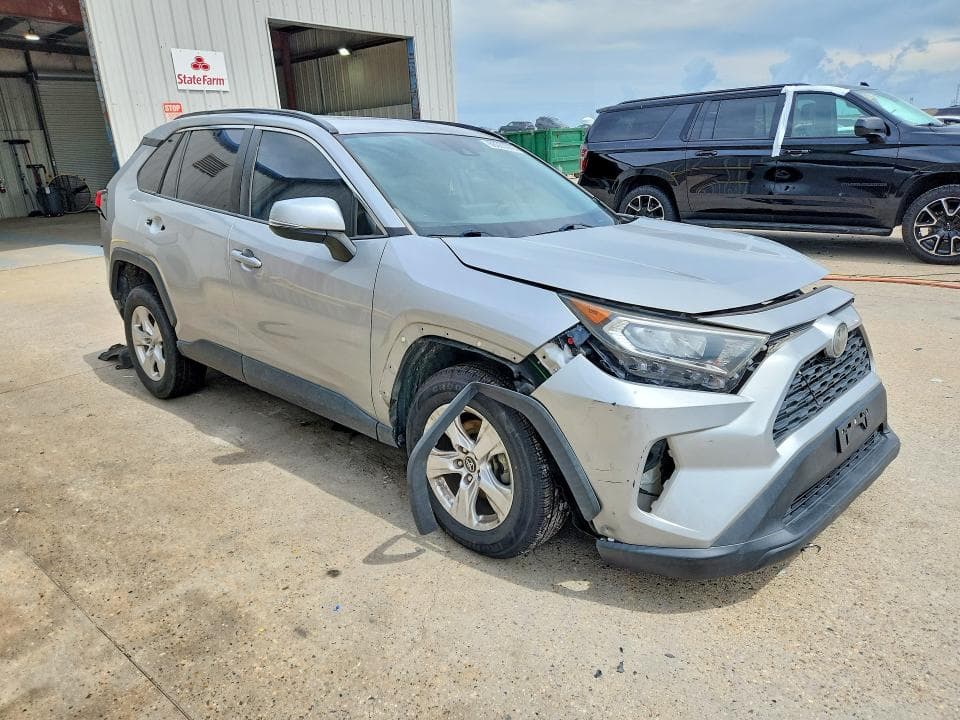 2019 TOYOTA RAV4 XLE 4