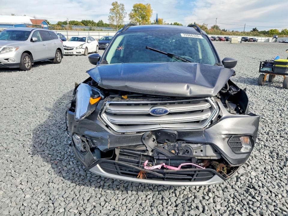 2017 FORD ESCAPE SE 5